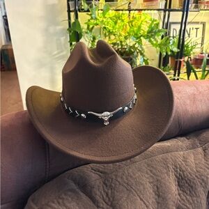 Dark Chocolate Brown Cowboy Hat with Long Horn Skull Band. NWT.